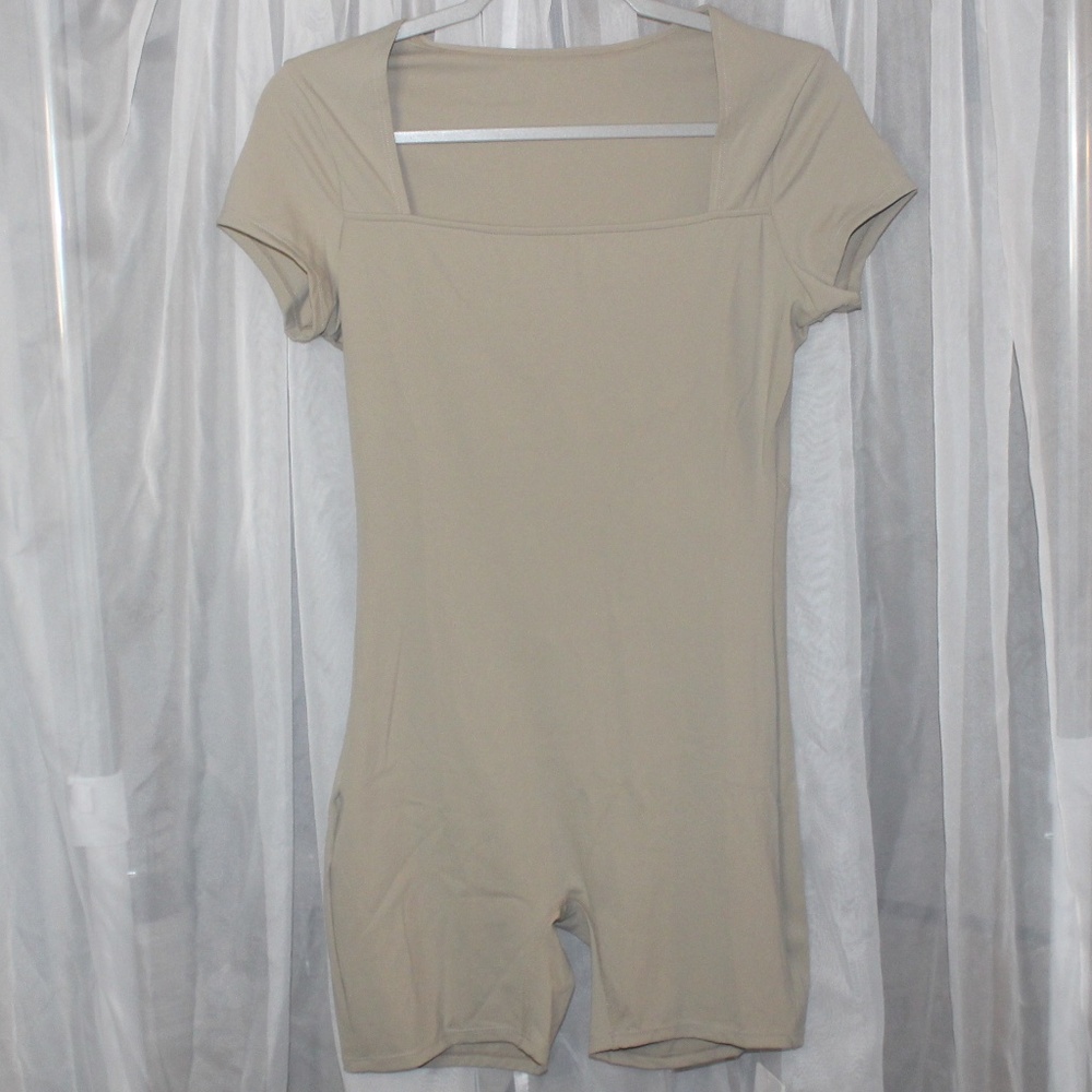 NWT MFD Womens Tummy Control Butt Lifting Yoga Romper in sSz (L)